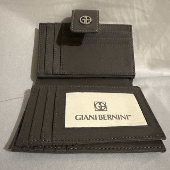 Gray Giani Bernini Women's Wallet - Picture 1 of 6